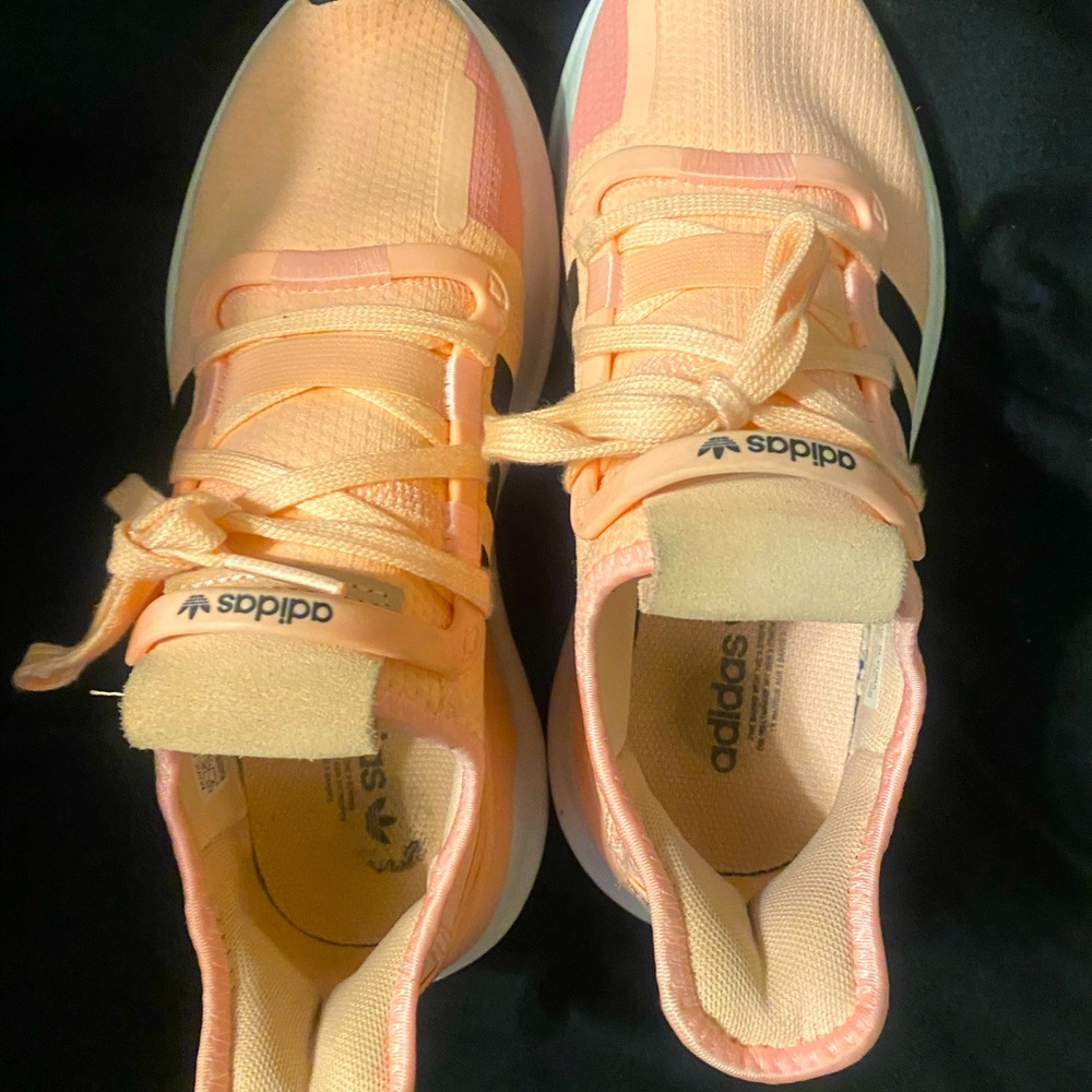 adidas shoes size 7 womens